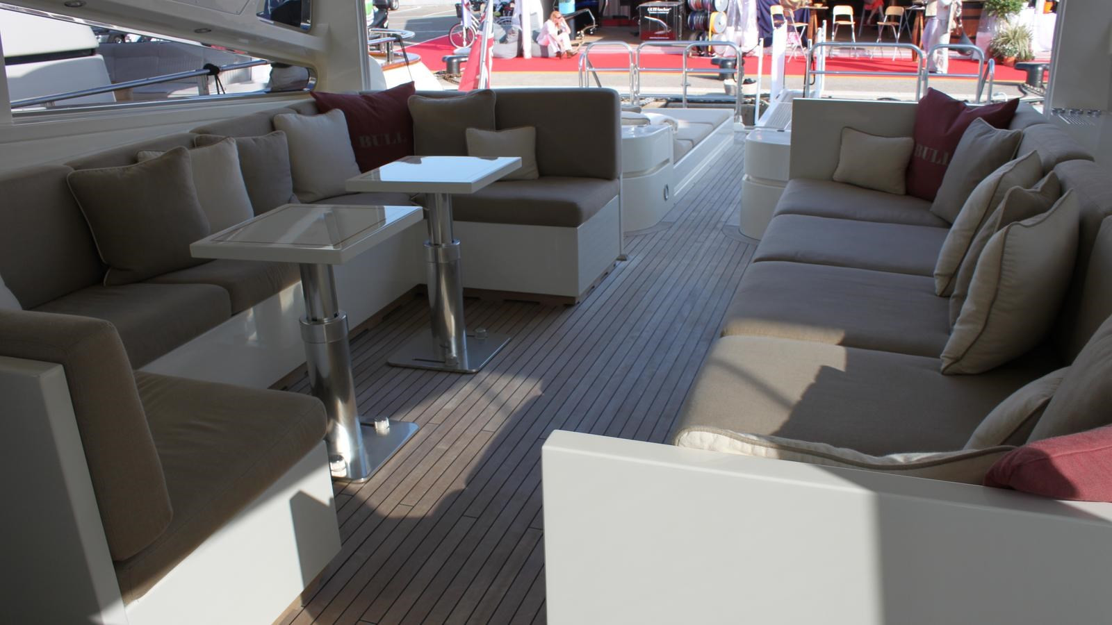 https://arconyachts.ams3.digitaloceanspaces.com/80684/conversions/large_2568198-optimize.jpg