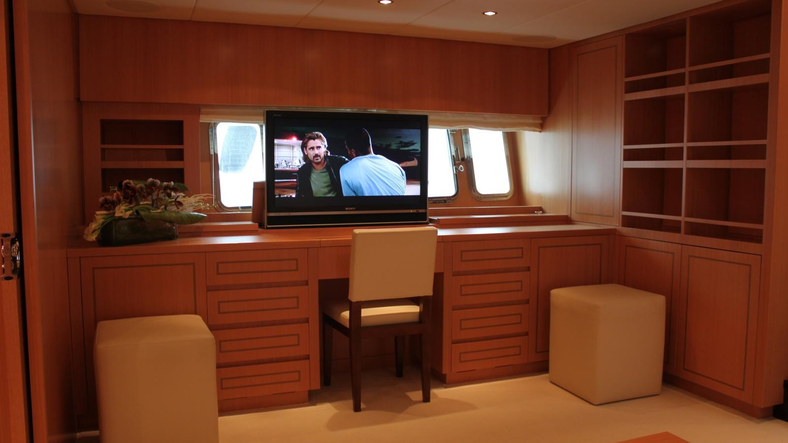 https://arconyachts.ams3.digitaloceanspaces.com/80690/conversions/large_2568200-optimize.jpg