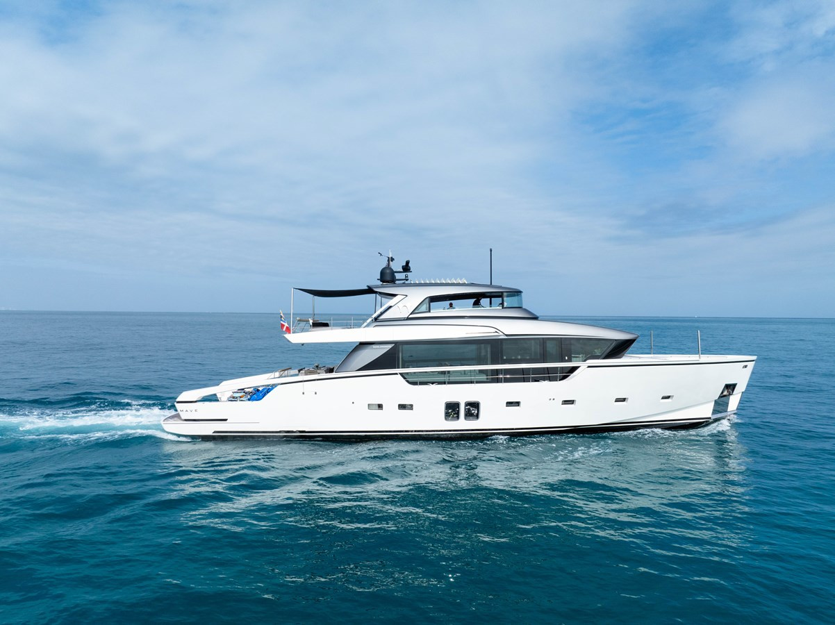 https://arconyachts.ams3.digitaloceanspaces.com/80727/conversions/large_4823057-optimize.jpg