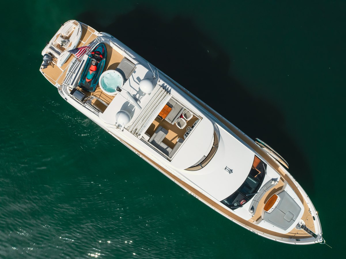 https://arconyachts.ams3.digitaloceanspaces.com/80776/conversions/large_4255121-optimize.jpg
