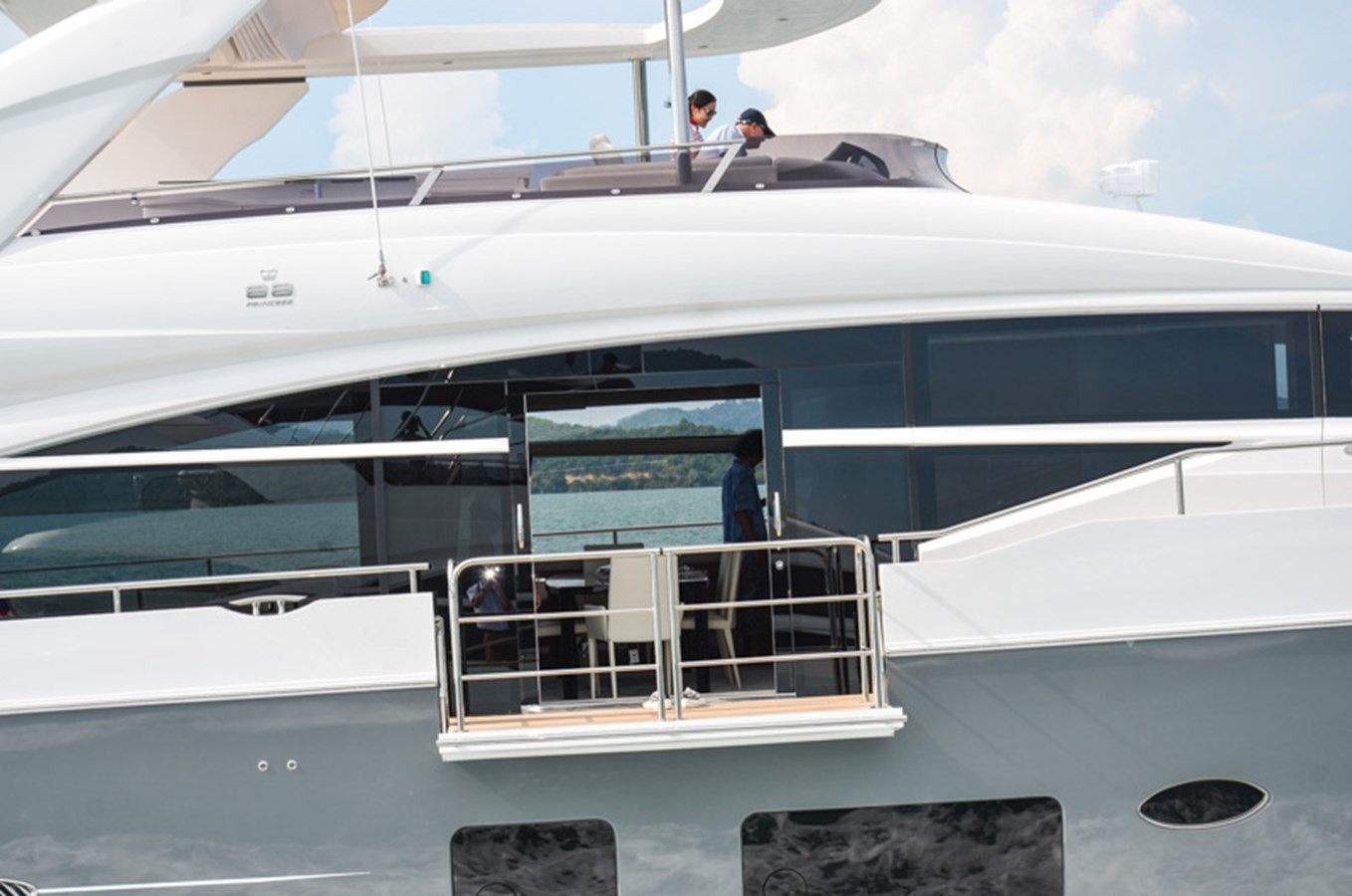 https://arconyachts.ams3.digitaloceanspaces.com/80784/conversions/large_2907755-optimize.jpg
