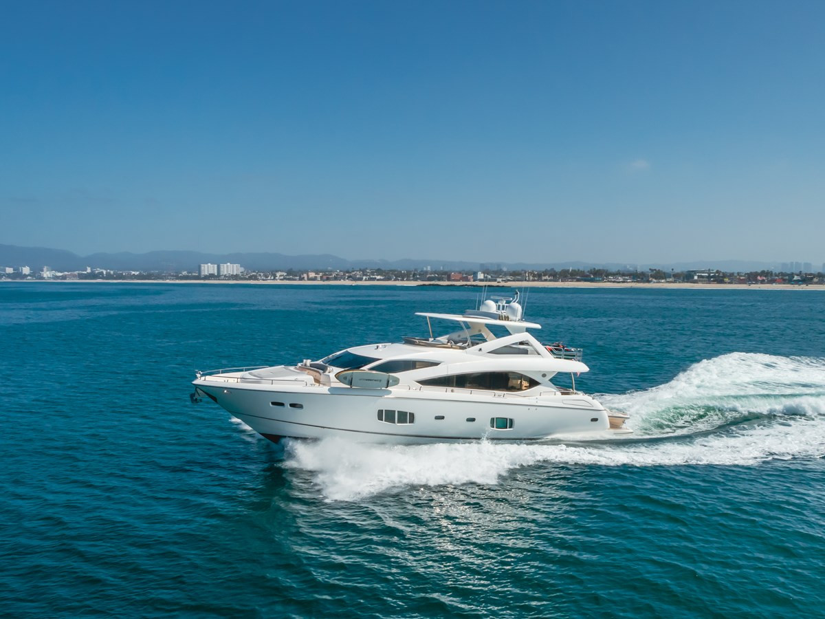 https://arconyachts.ams3.digitaloceanspaces.com/80806/conversions/large_4255131-optimize.jpg