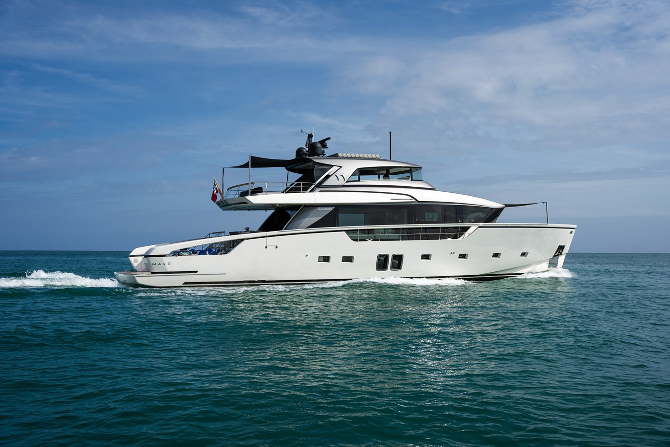 https://arconyachts.ams3.digitaloceanspaces.com/80834/conversions/large_4823102-optimize.jpg
