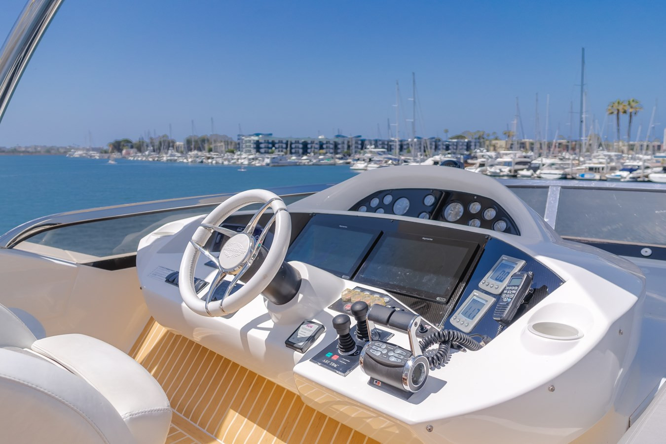https://arconyachts.ams3.digitaloceanspaces.com/80852/conversions/large_4255146-optimize.jpg