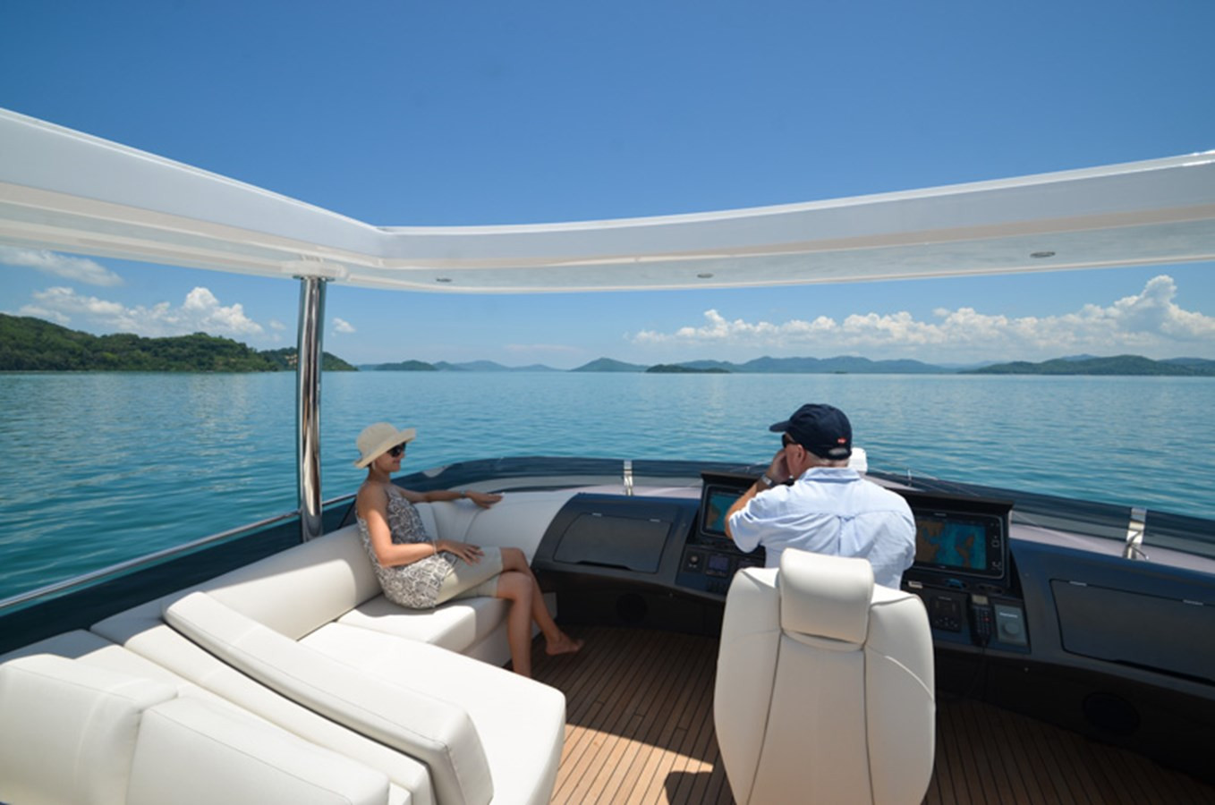 https://arconyachts.ams3.digitaloceanspaces.com/80907/conversions/large_2907798-optimize.jpg