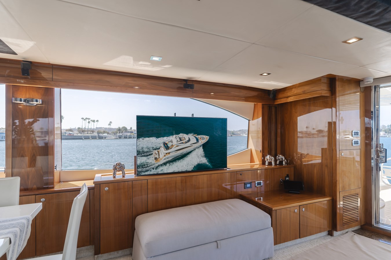https://arconyachts.ams3.digitaloceanspaces.com/80918/conversions/large_4255170-optimize.jpg