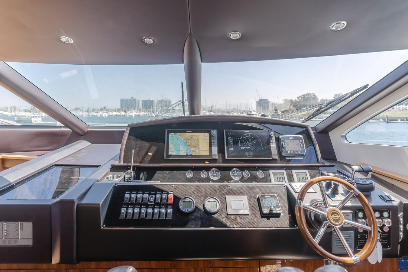 https://arconyachts.ams3.digitaloceanspaces.com/80948/conversions/large_4255180-optimize.jpg