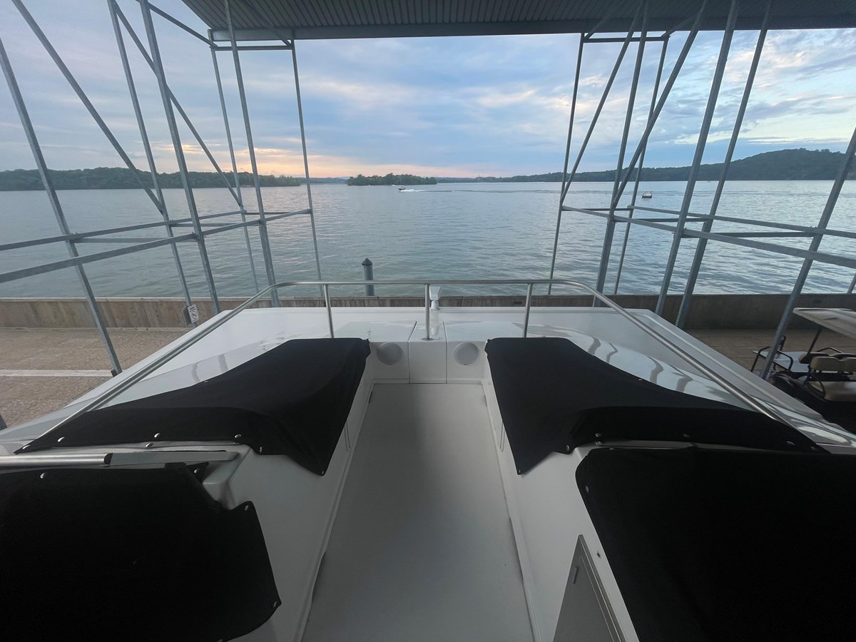 https://arconyachts.ams3.digitaloceanspaces.com/80953/conversions/large_4123962-optimize.jpg