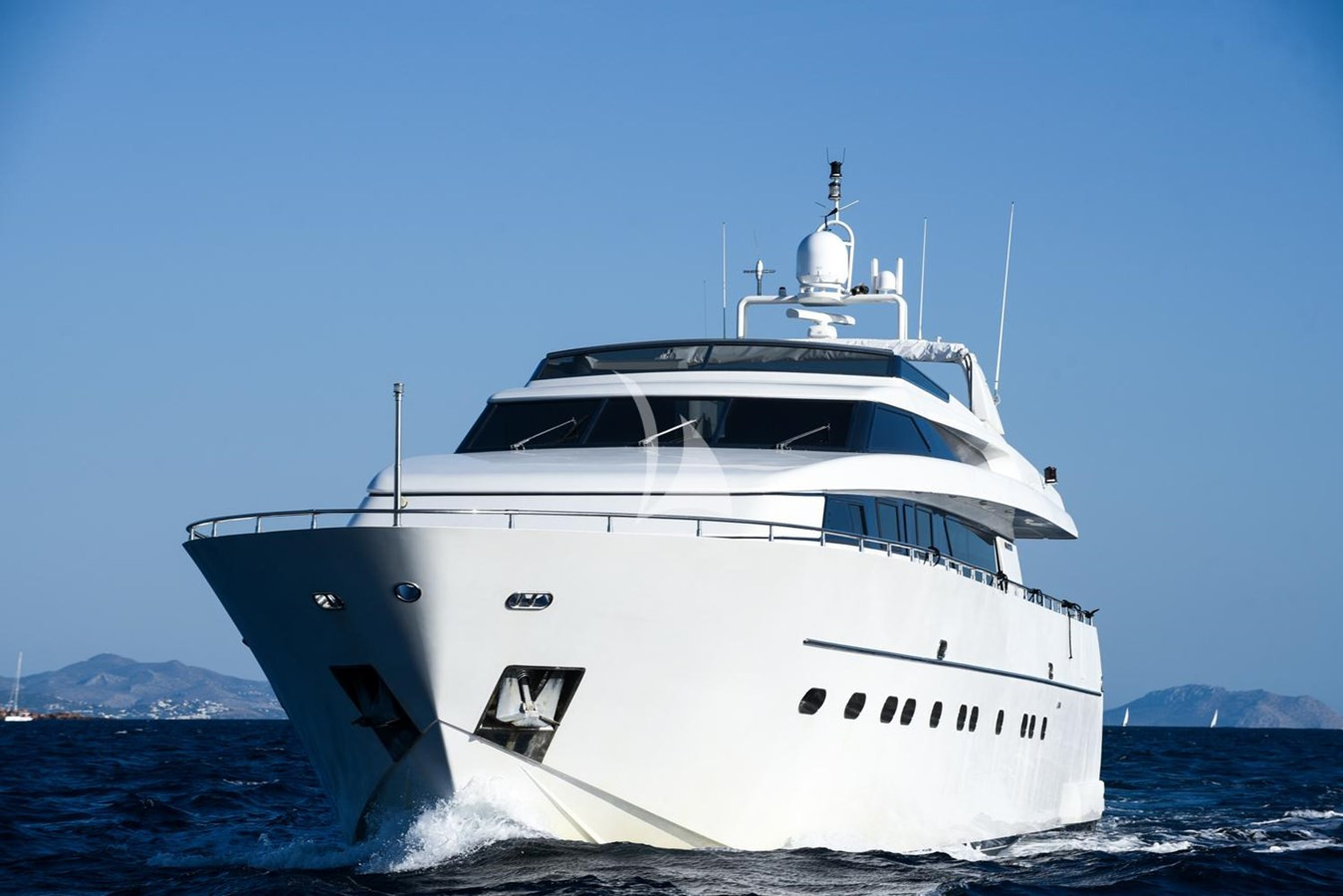 https://arconyachts.ams3.digitaloceanspaces.com/80970/conversions/large_4140105-optimize.jpg