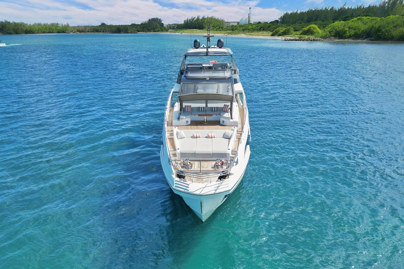 https://arconyachts.ams3.digitaloceanspaces.com/81112/conversions/large_4535587-optimize.jpg
