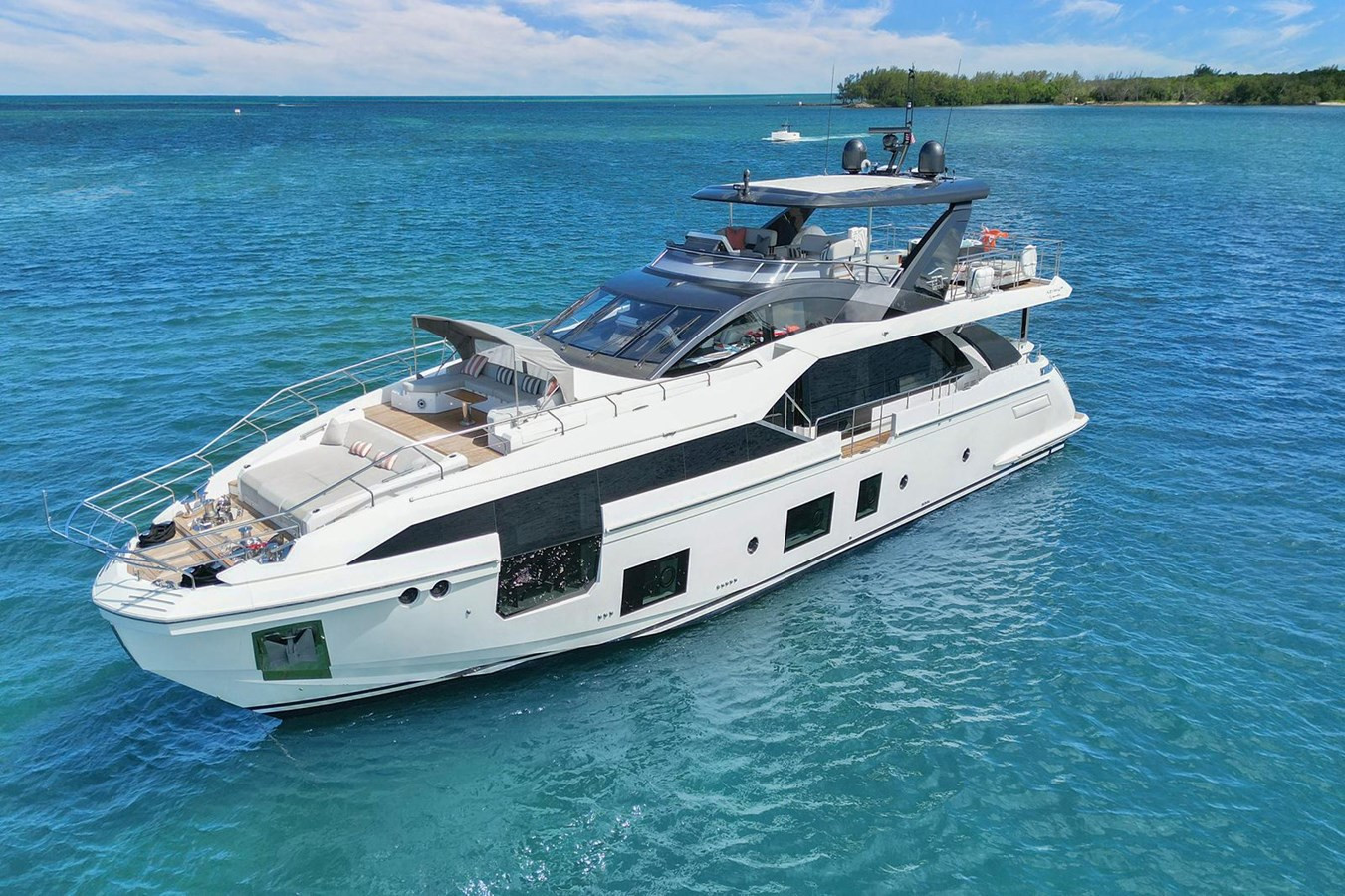 https://arconyachts.ams3.digitaloceanspaces.com/81114/conversions/large_4535589-optimize.jpg