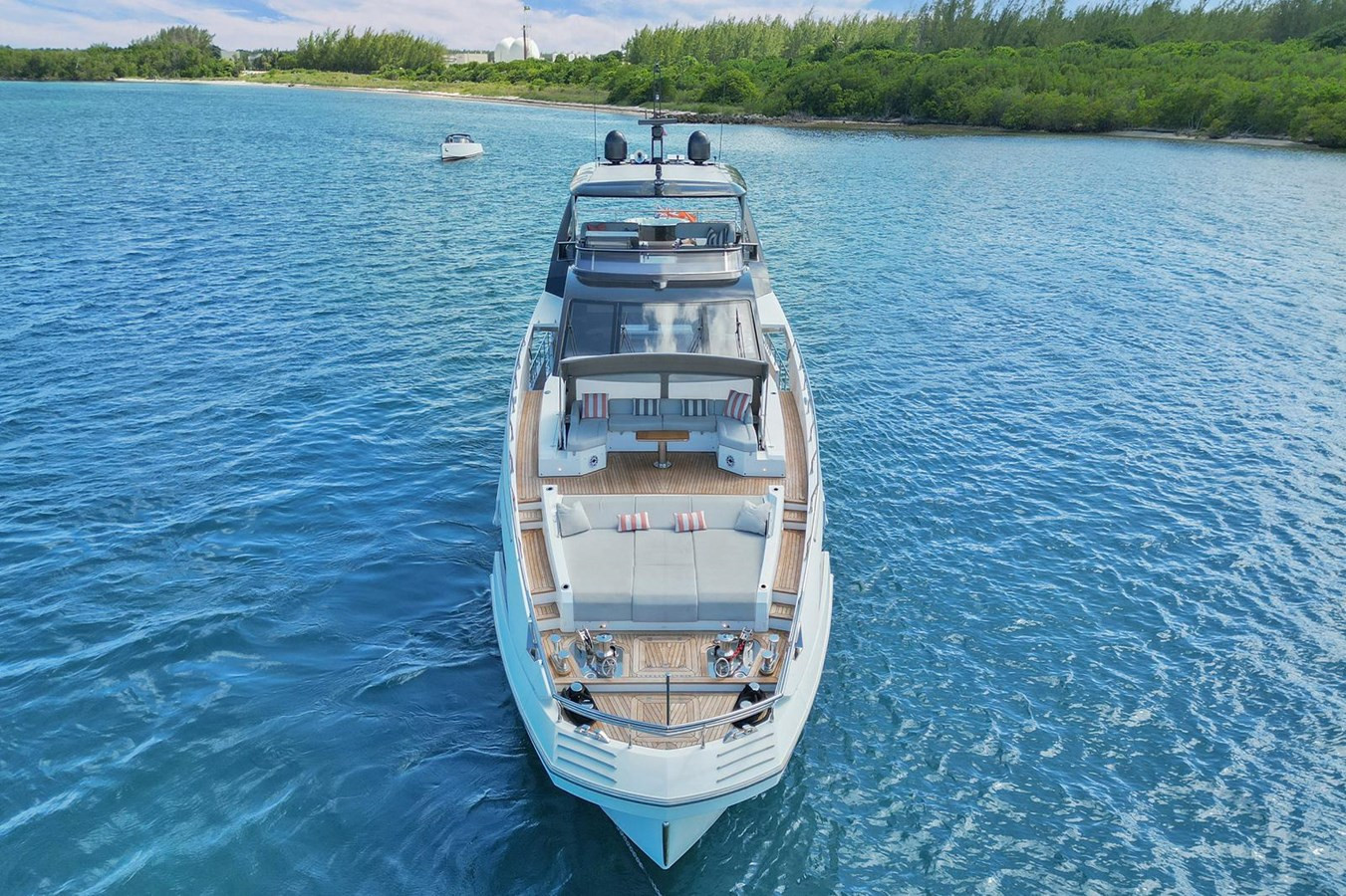 https://arconyachts.ams3.digitaloceanspaces.com/81122/conversions/large_4535592-optimize.jpg