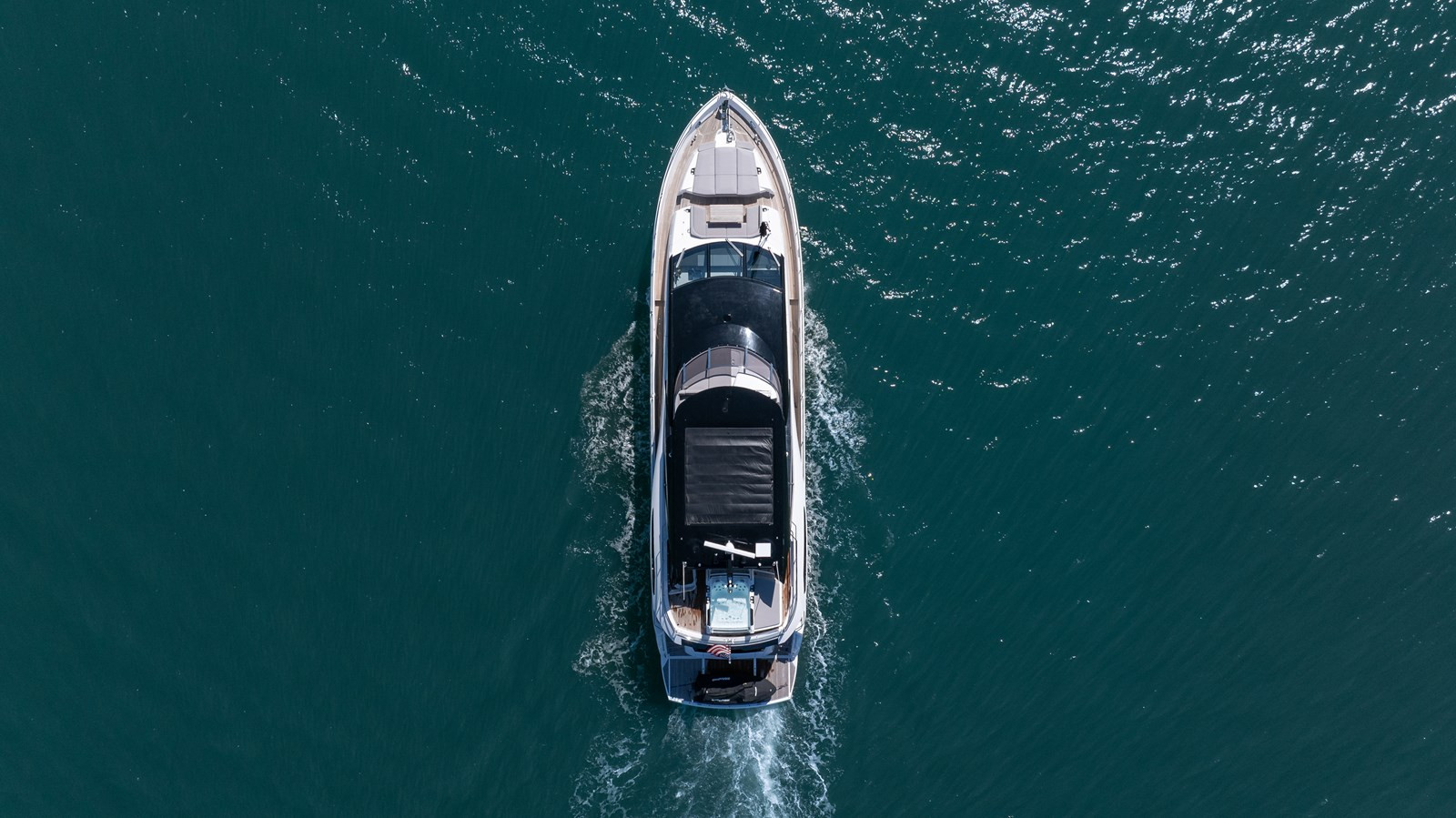 https://arconyachts.ams3.digitaloceanspaces.com/81133/conversions/large_4610043-optimize.jpg