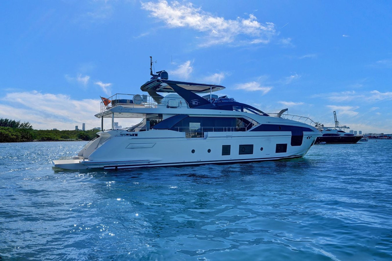 https://arconyachts.ams3.digitaloceanspaces.com/81140/conversions/large_4535598-optimize.jpg