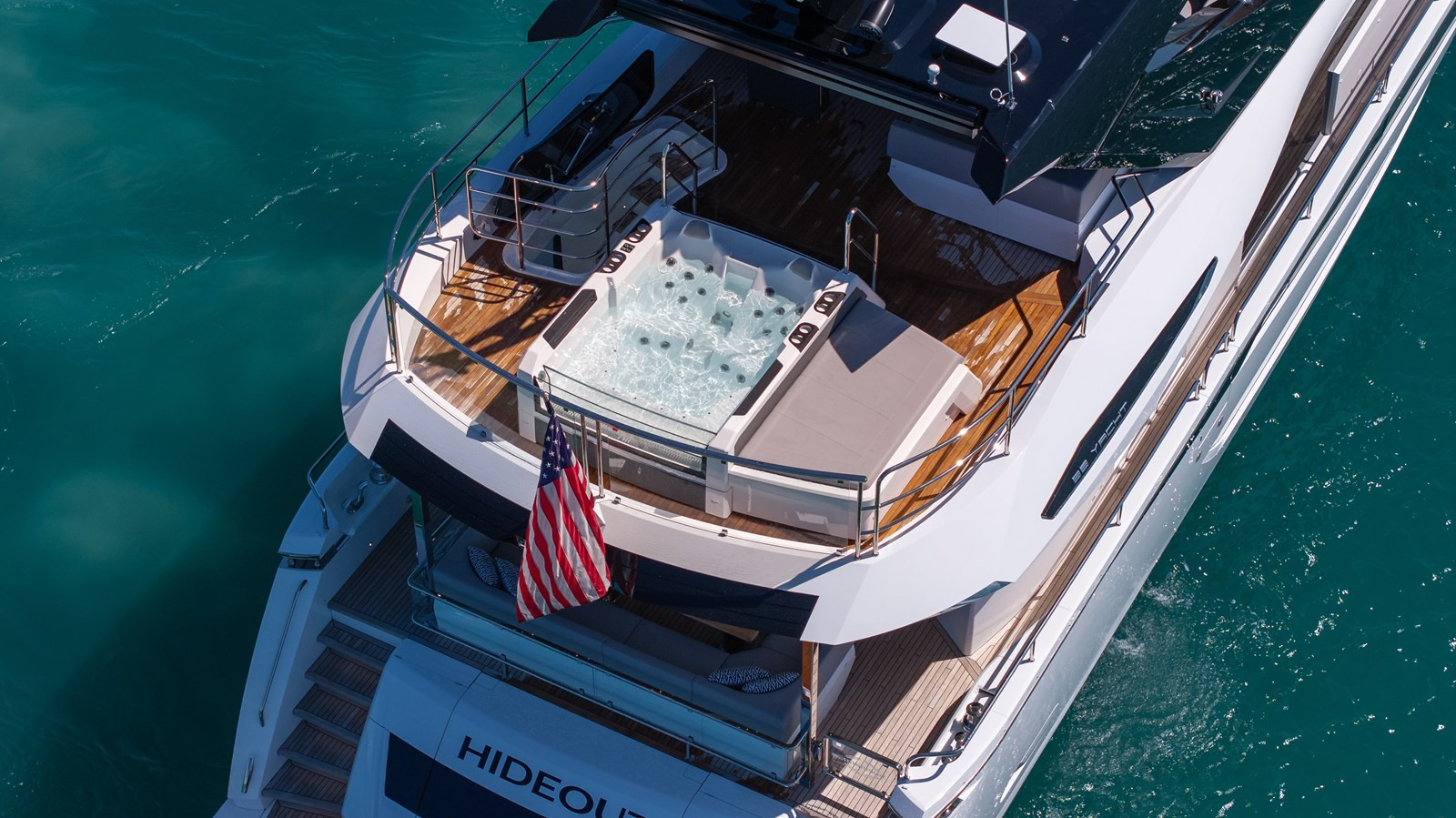 https://arconyachts.ams3.digitaloceanspaces.com/81161/conversions/large_4610053-optimize.jpg