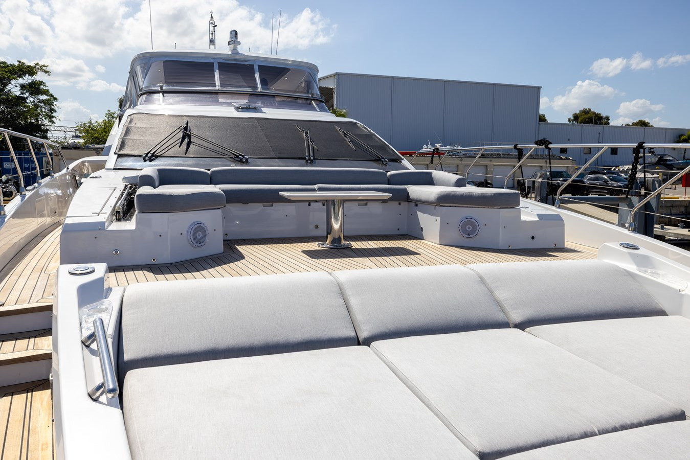https://arconyachts.ams3.digitaloceanspaces.com/81184/conversions/large_4646486-optimize.jpg