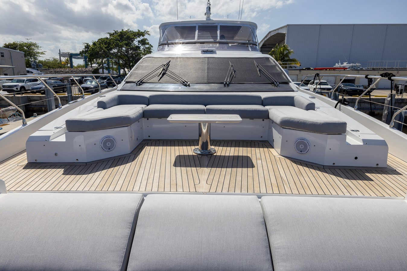 https://arconyachts.ams3.digitaloceanspaces.com/81190/conversions/large_4646488-optimize.jpg
