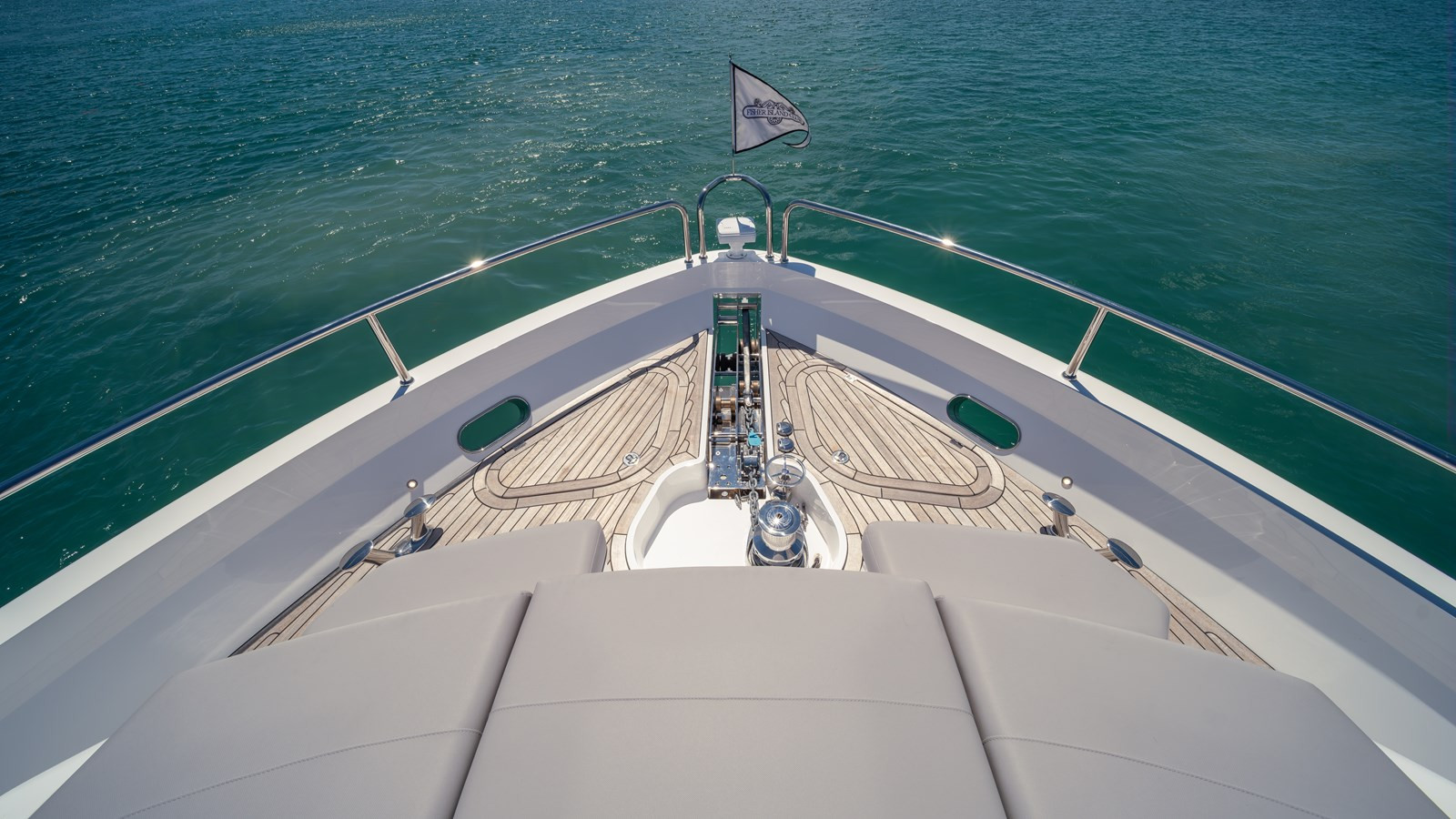 https://arconyachts.ams3.digitaloceanspaces.com/81195/conversions/large_4610203-optimize.jpg