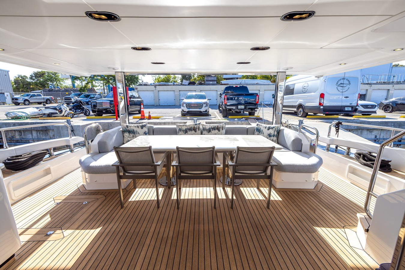 https://arconyachts.ams3.digitaloceanspaces.com/81212/conversions/large_4646495-optimize.jpg