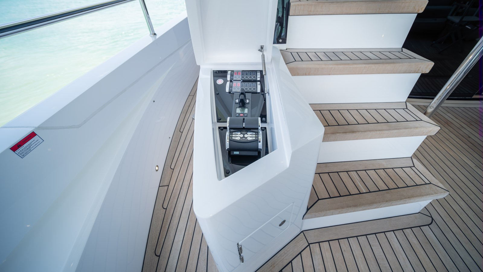 https://arconyachts.ams3.digitaloceanspaces.com/81222/conversions/large_4610207-optimize.jpg