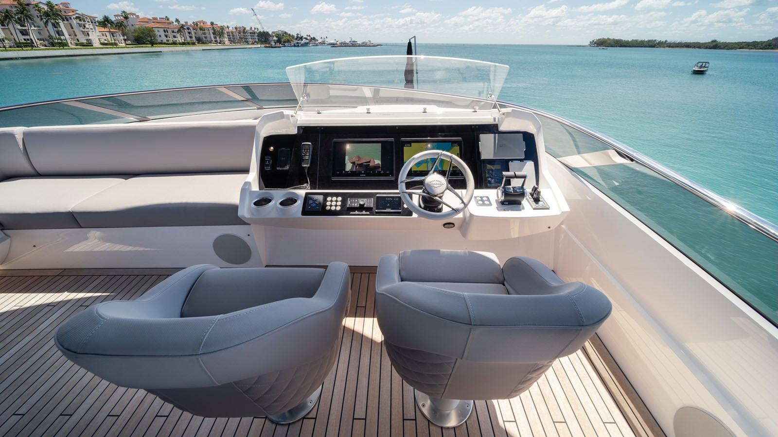 https://arconyachts.ams3.digitaloceanspaces.com/81232/conversions/large_4610215-optimize.jpg