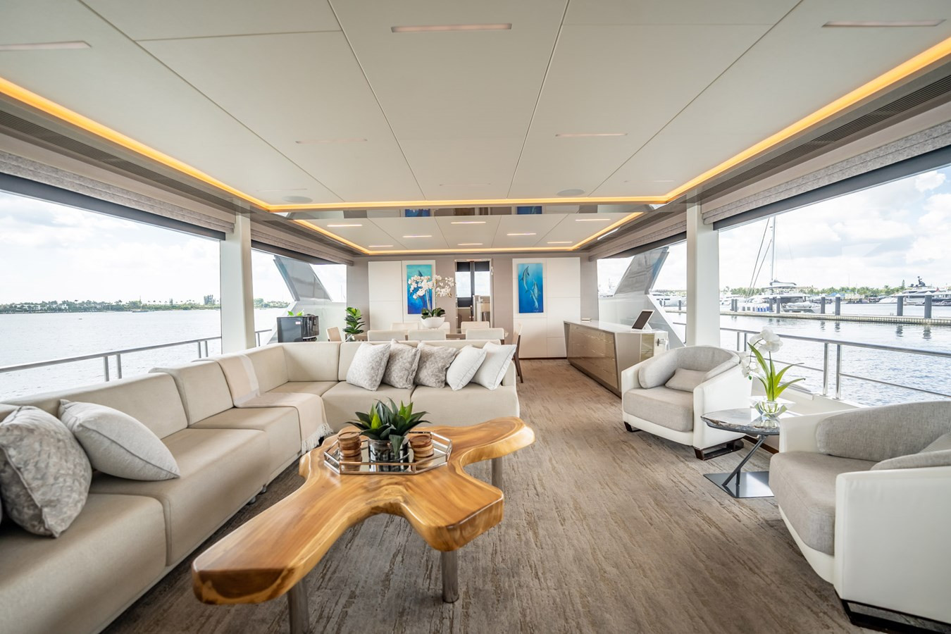 https://arconyachts.ams3.digitaloceanspaces.com/81245/conversions/large_4771482-optimize.jpg