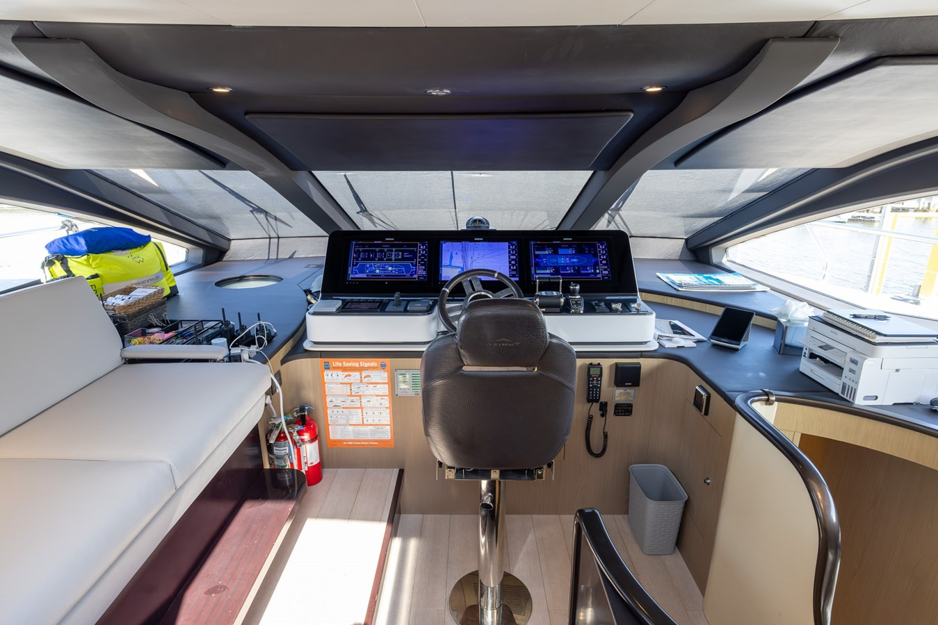https://arconyachts.ams3.digitaloceanspaces.com/81258/conversions/large_4646512-optimize.jpg