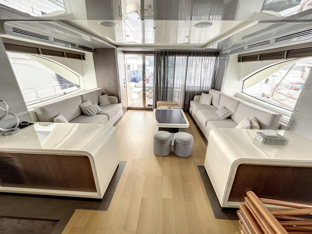 https://arconyachts.ams3.digitaloceanspaces.com/81346/conversions/large_3704827-optimize.jpg