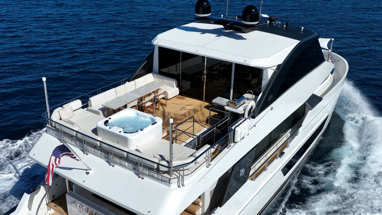 https://arconyachts.ams3.digitaloceanspaces.com/81375/conversions/large_4771530-optimize.jpg