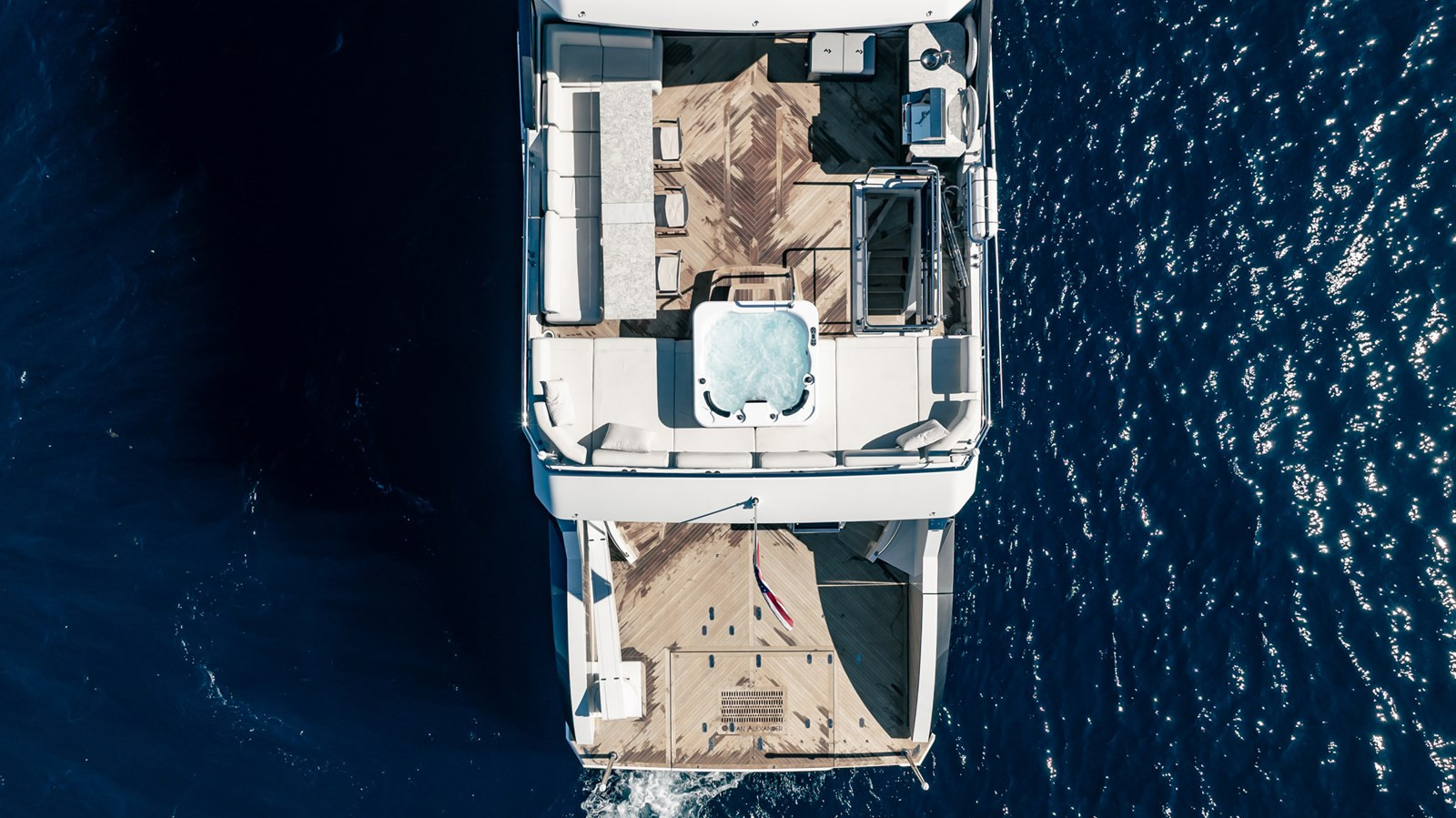 https://arconyachts.ams3.digitaloceanspaces.com/81378/conversions/large_4771531-optimize.jpg