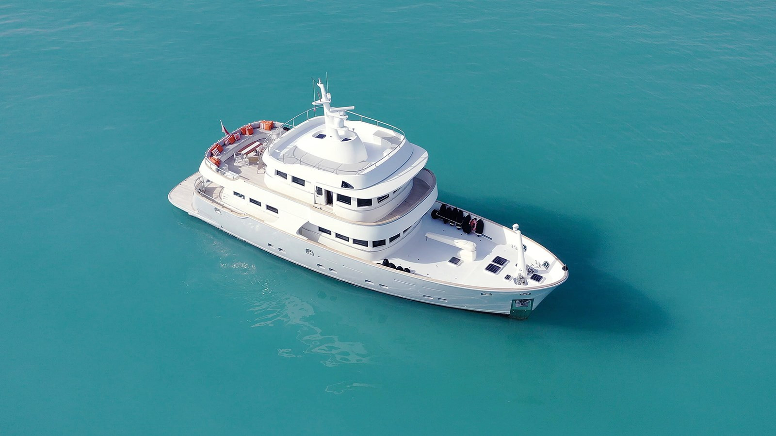 https://arconyachts.ams3.digitaloceanspaces.com/81399/conversions/large_4447561-optimize.jpg