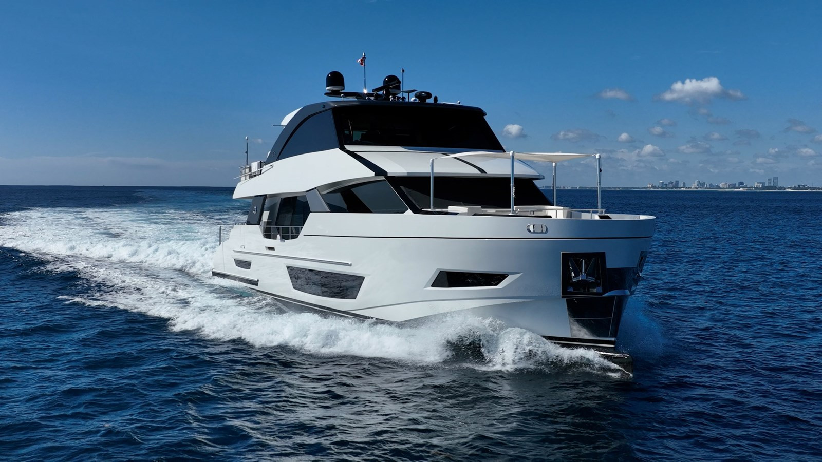 https://arconyachts.ams3.digitaloceanspaces.com/81410/conversions/large_4771543-optimize.jpg