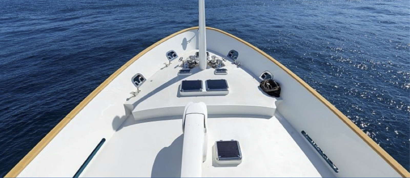 https://arconyachts.ams3.digitaloceanspaces.com/81413/conversions/large_4144718-optimize.jpg