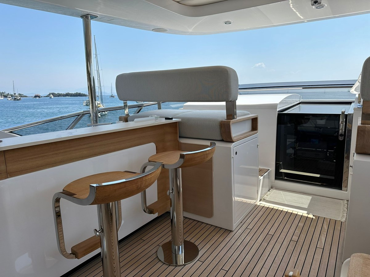 https://arconyachts.ams3.digitaloceanspaces.com/81459/conversions/large_4293321-optimize.jpg