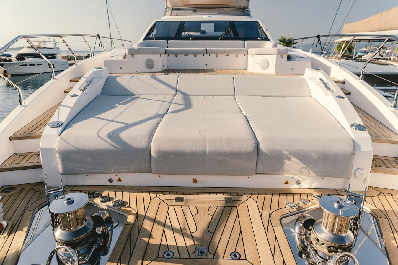 https://arconyachts.ams3.digitaloceanspaces.com/81479/conversions/large_4476817-optimize.jpg