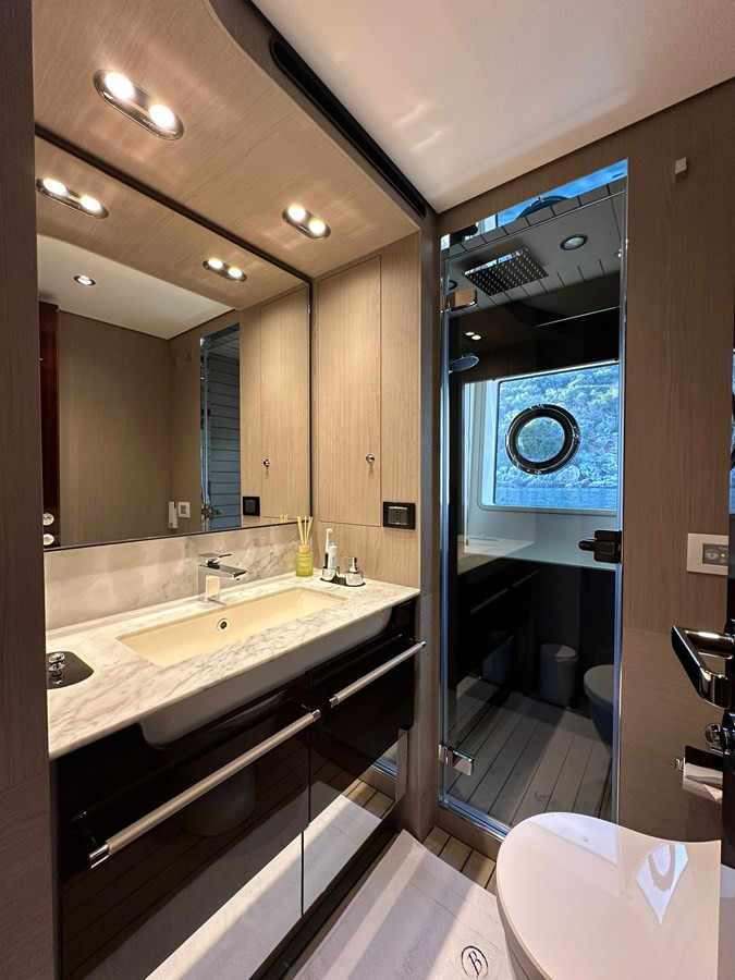 https://arconyachts.ams3.digitaloceanspaces.com/81503/conversions/large_4293327-optimize.jpg