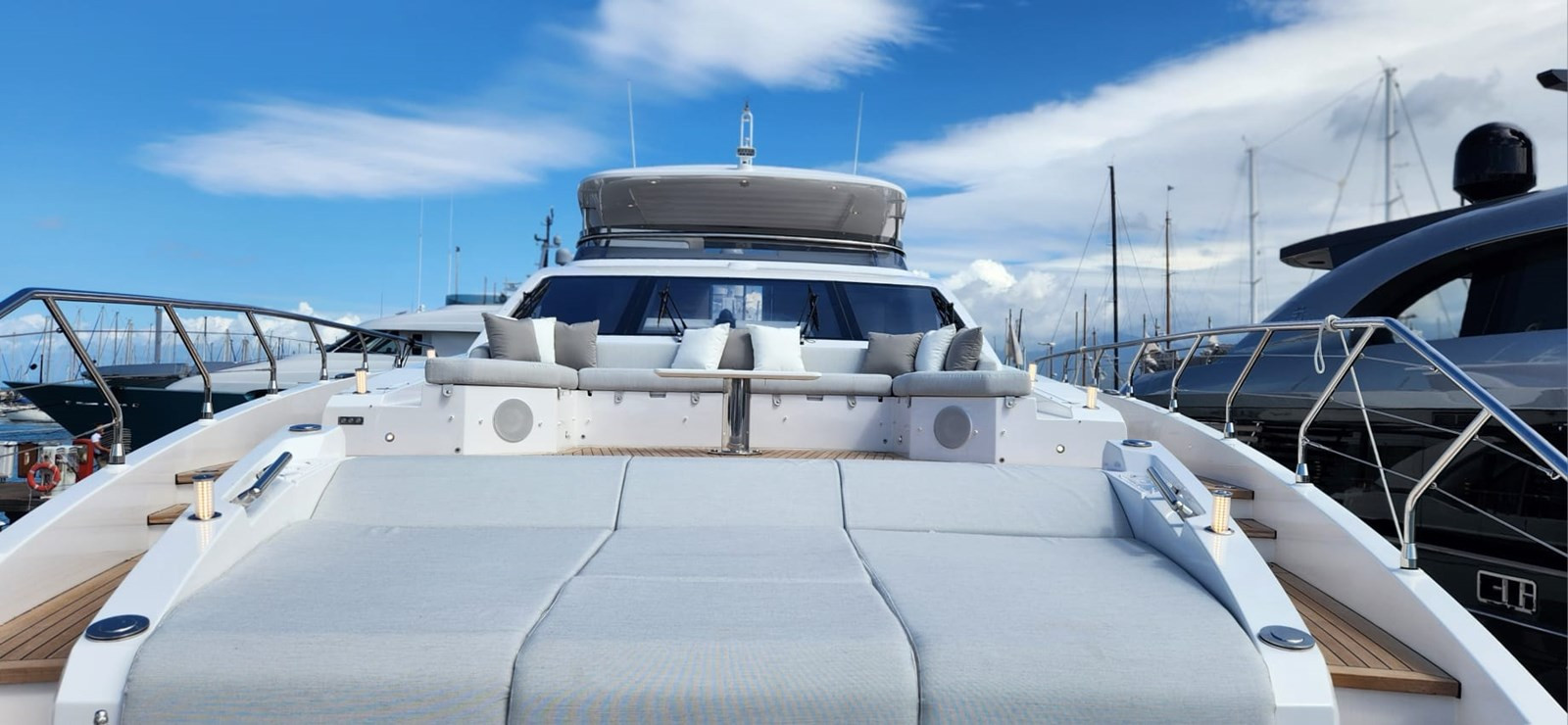 https://arconyachts.ams3.digitaloceanspaces.com/81507/conversions/large_4676631-optimize.jpg