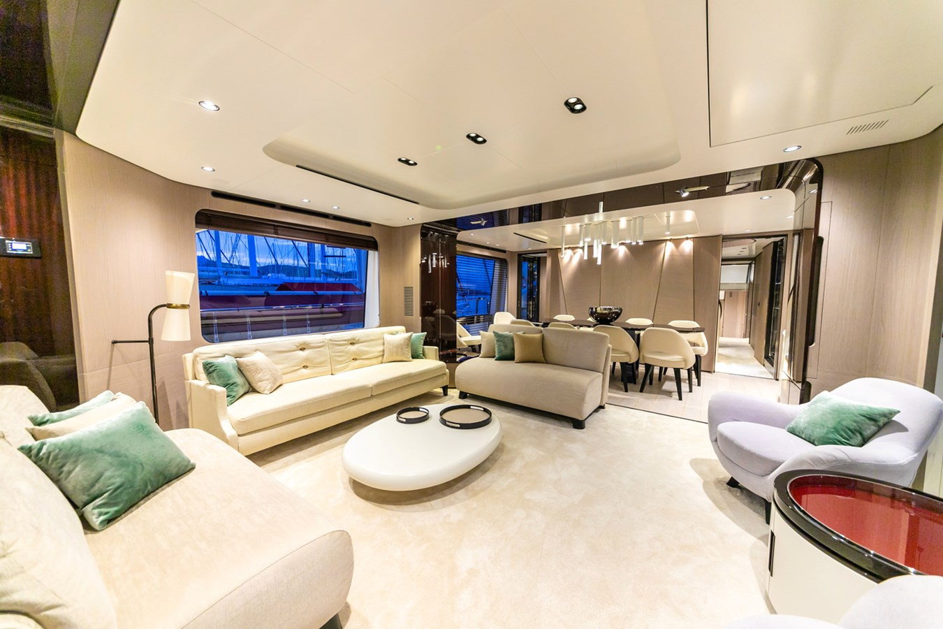 https://arconyachts.ams3.digitaloceanspaces.com/81533/conversions/large_4854111-optimize.jpg