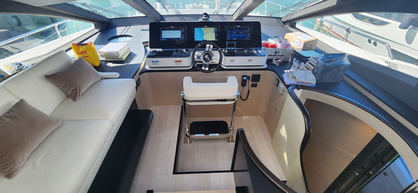 https://arconyachts.ams3.digitaloceanspaces.com/81547/conversions/large_4676645-optimize.jpg