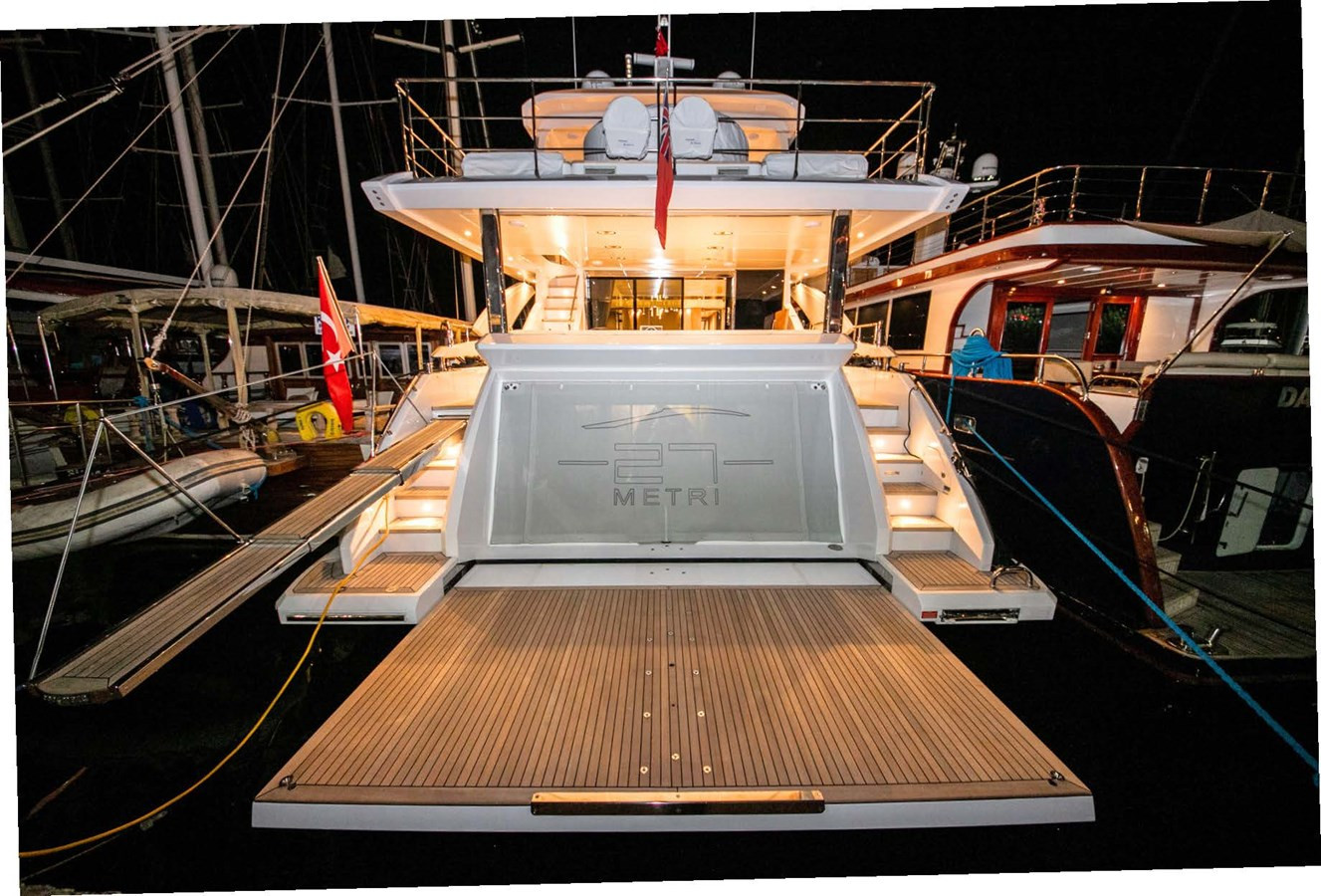 https://arconyachts.ams3.digitaloceanspaces.com/81613/conversions/large_4854139-optimize.jpg