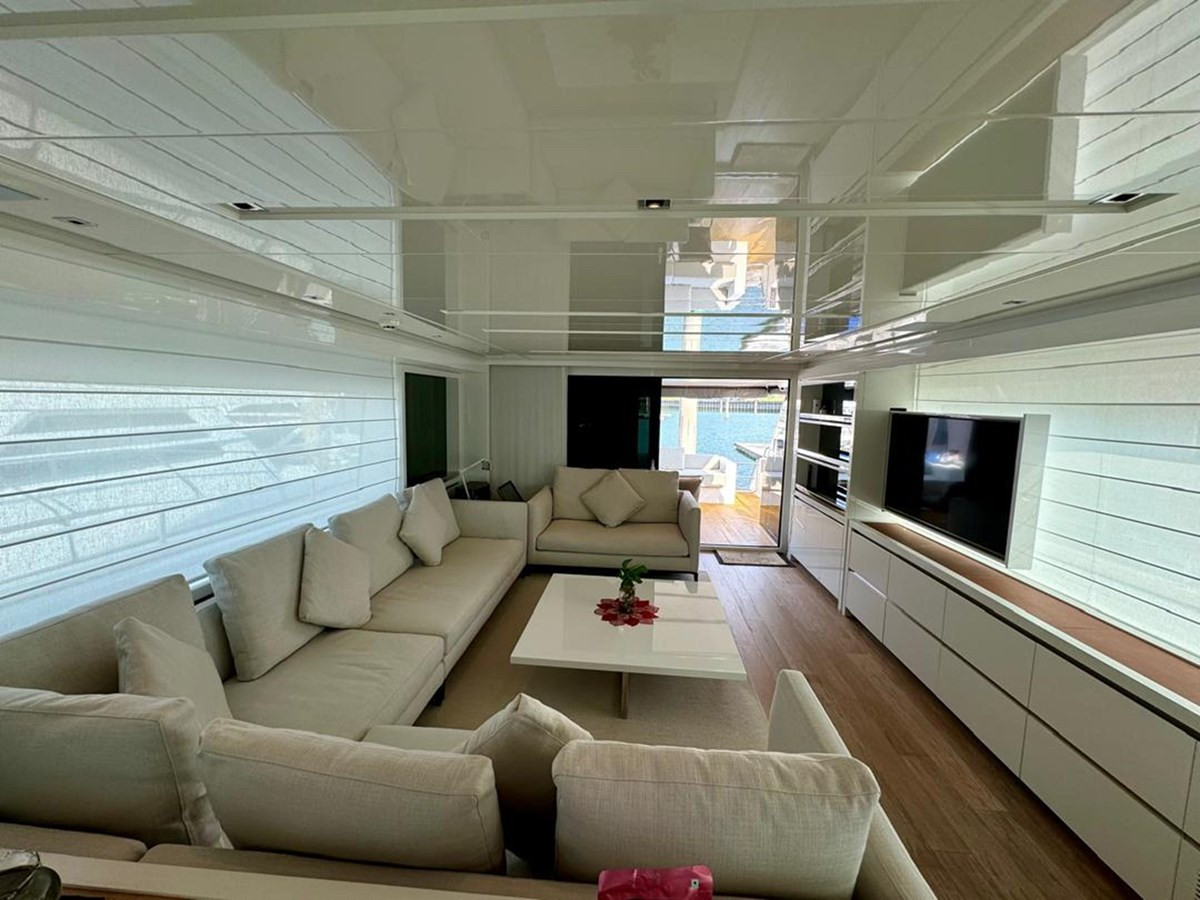 https://arconyachts.ams3.digitaloceanspaces.com/81651/conversions/large_4699644-optimize.jpg