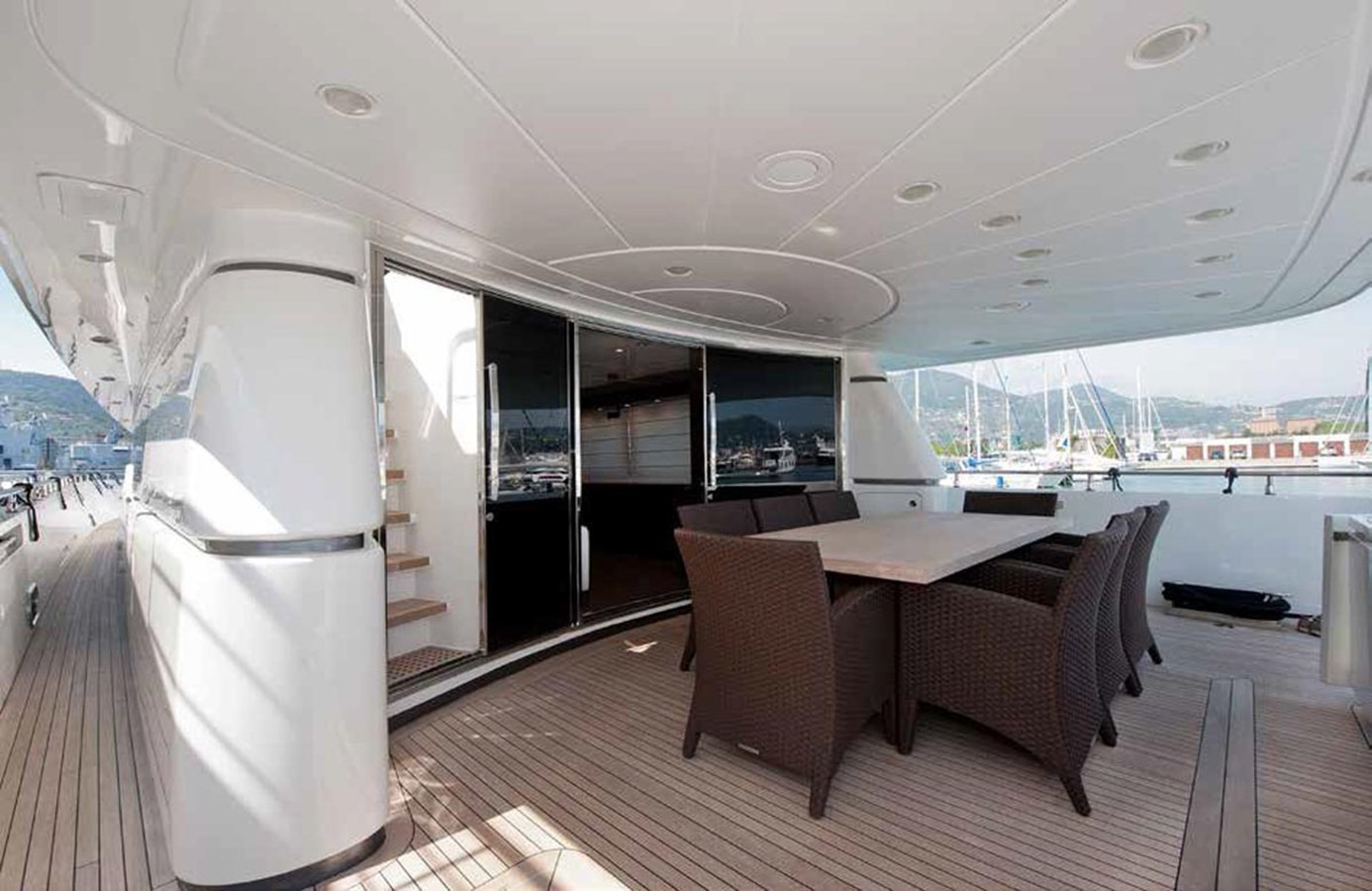 https://arconyachts.ams3.digitaloceanspaces.com/81656/conversions/large_3655045-optimize.jpg