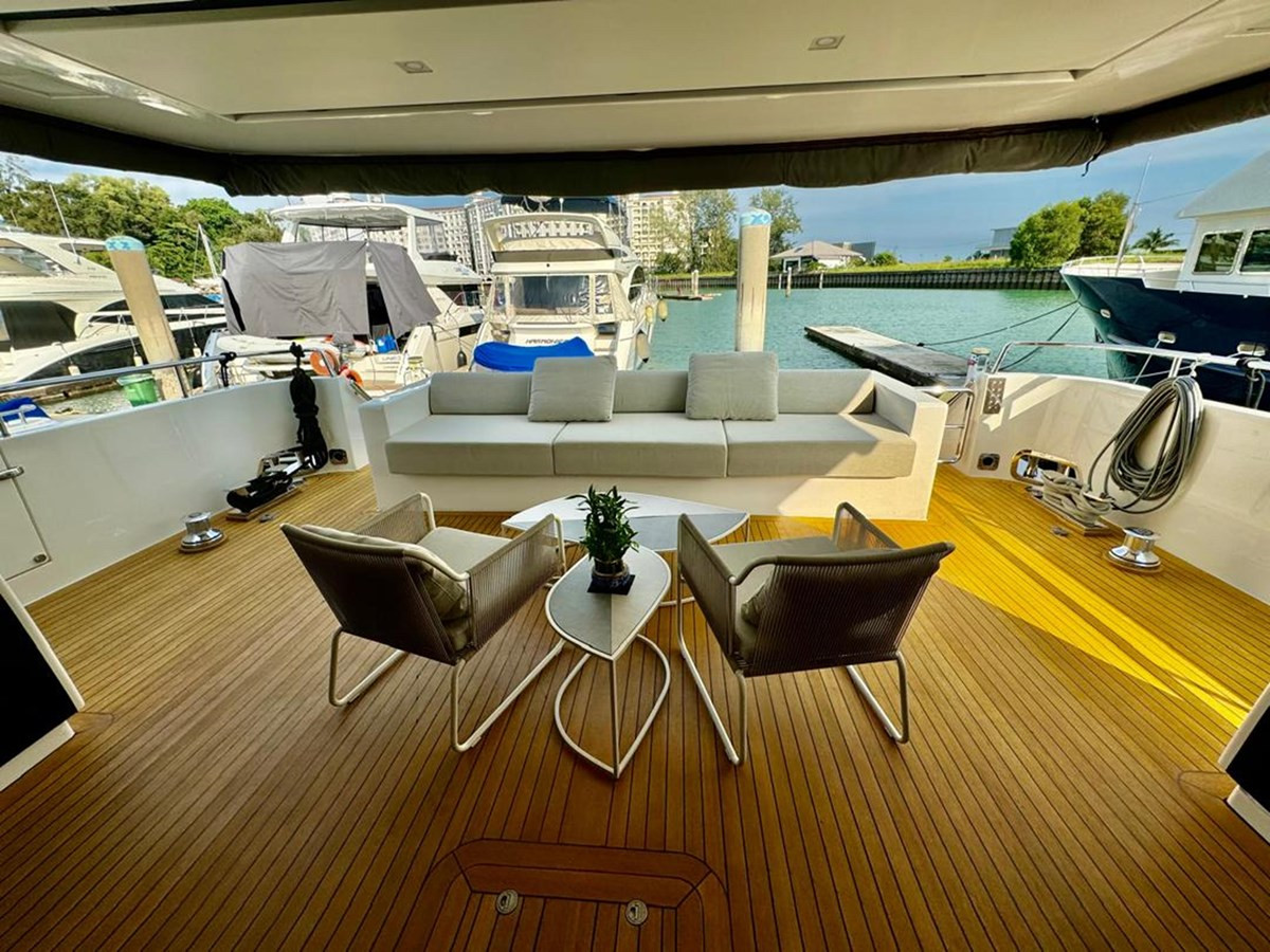 https://arconyachts.ams3.digitaloceanspaces.com/81658/conversions/large_4699646-optimize.jpg