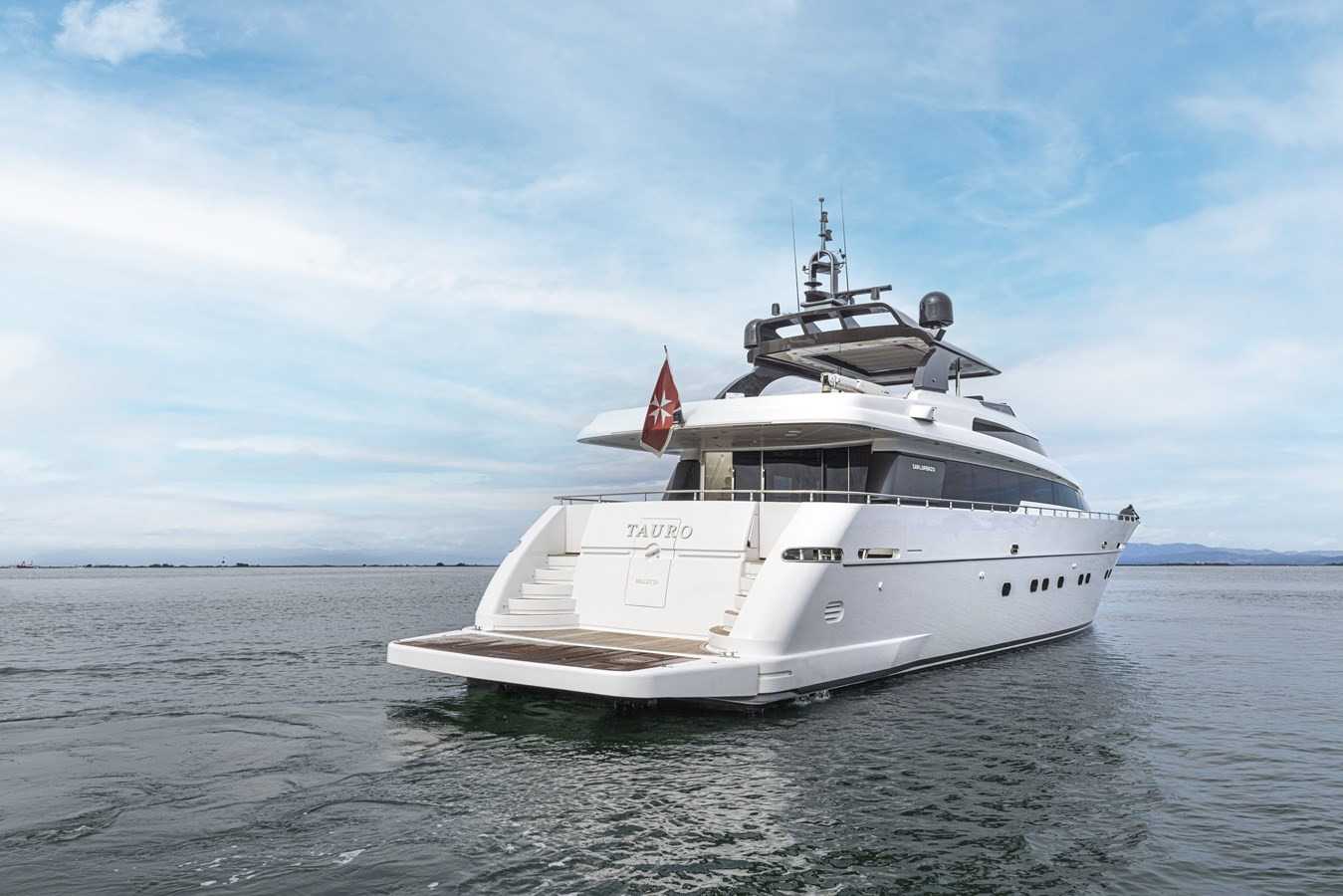 https://arconyachts.ams3.digitaloceanspaces.com/81702/conversions/large_4148832-optimize.jpg