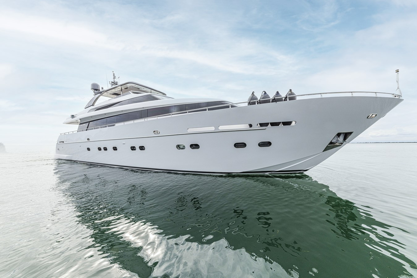 https://arconyachts.ams3.digitaloceanspaces.com/81705/conversions/large_4148833-optimize.jpg