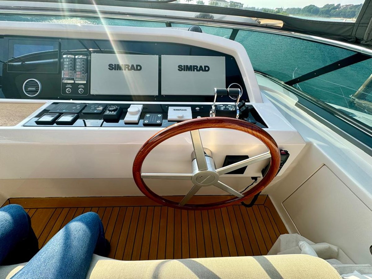 https://arconyachts.ams3.digitaloceanspaces.com/81710/conversions/large_4699664-optimize.jpg