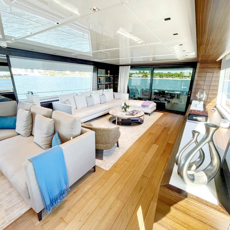 https://arconyachts.ams3.digitaloceanspaces.com/81759/conversions/large_3817552-optimize.jpg