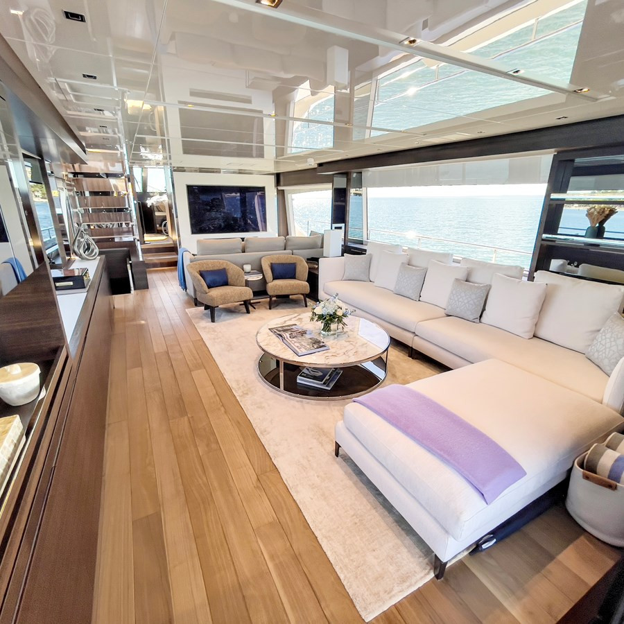 https://arconyachts.ams3.digitaloceanspaces.com/81765/conversions/large_3817554-optimize.jpg
