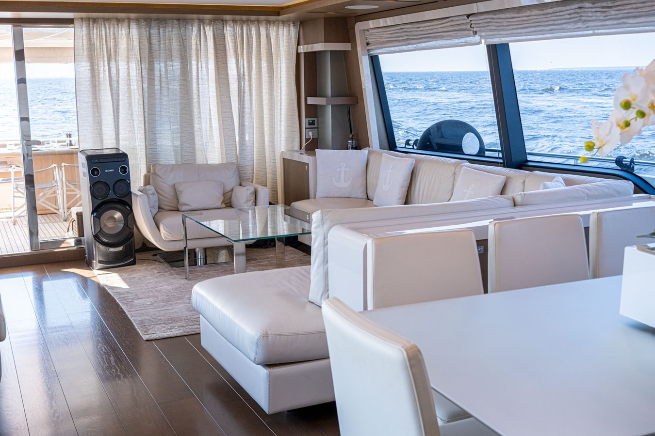 https://arconyachts.ams3.digitaloceanspaces.com/81778/conversions/large_3580245-optimize.jpg