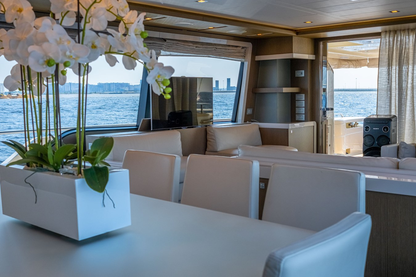 https://arconyachts.ams3.digitaloceanspaces.com/81780/conversions/large_3580246-optimize.jpg